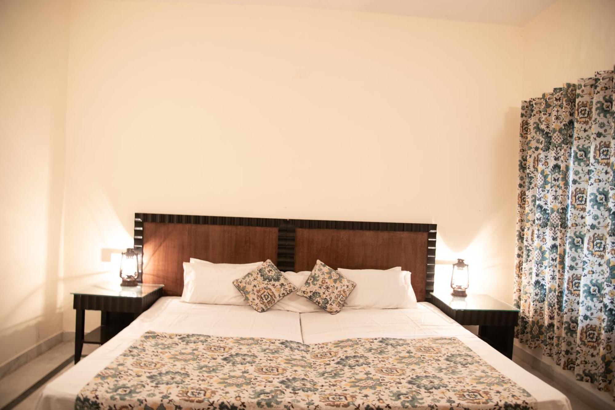 Shivika Lake Hotel Ranakpur Sādri エクステリア 写真