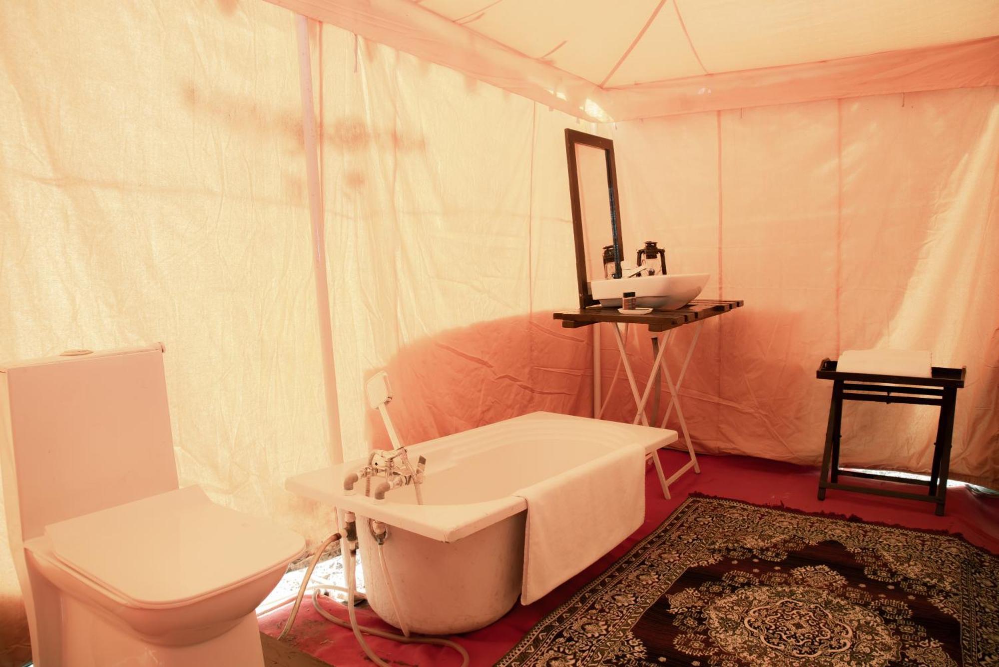 Shivika Lake Hotel Ranakpur Sādri エクステリア 写真