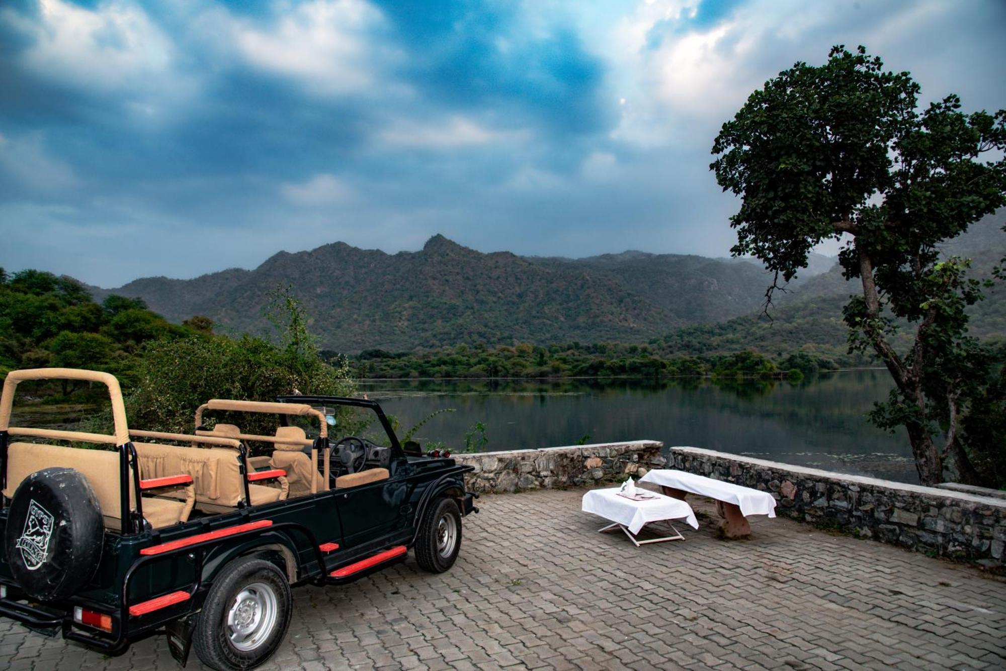 Shivika Lake Hotel Ranakpur Sādri エクステリア 写真